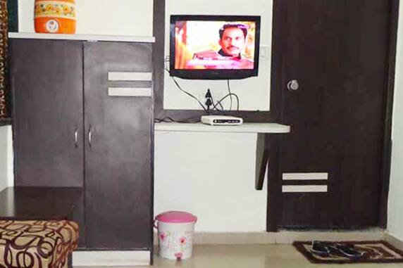 Hotel Radhey Inn, Ahmedabad 5
